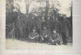 miniature CARTE-PHOTO Groupe de Militaires (n°97 sur cols & képis)